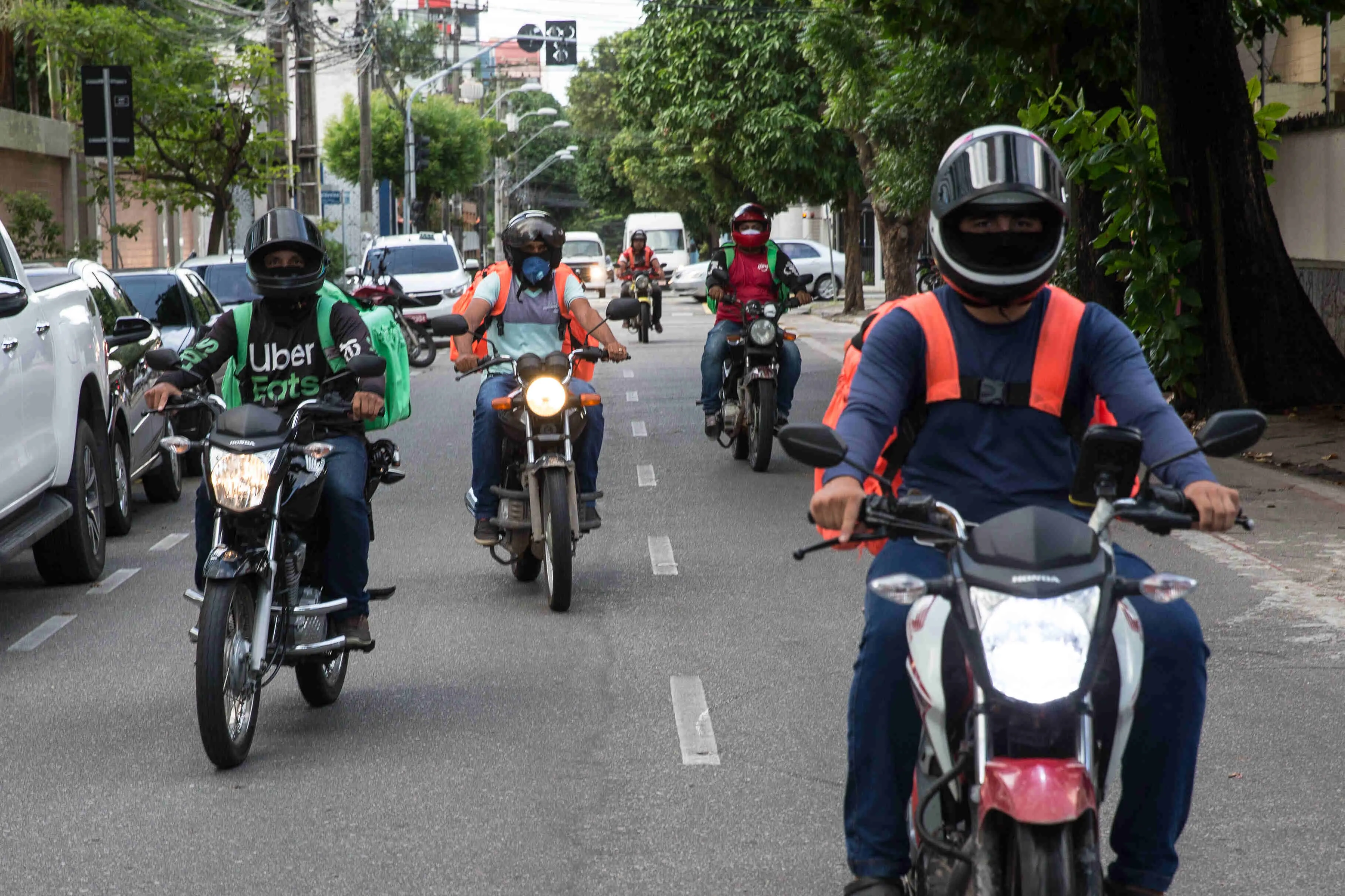 Imagem da notícia: Ceará lança programa de rastreamento de motos para trabalhadores de aplicativos e mototaxistas 