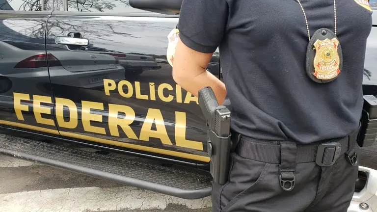 Imagem da notícia: PF prende quatro pessoas em esquema de troca de exames médicos por votos em Juazeiro do Norte