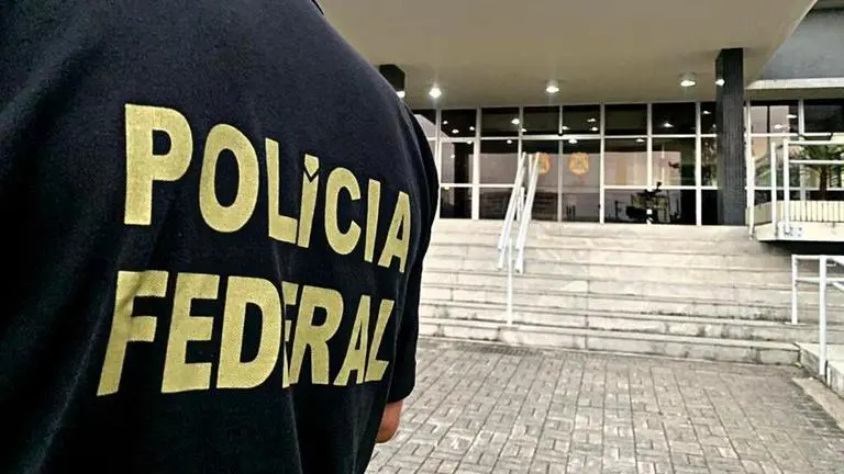 Imagem da notícia: Advogada é ameaçada por membro de facção para votar em candidato neste domingo (6), em Fortaleza