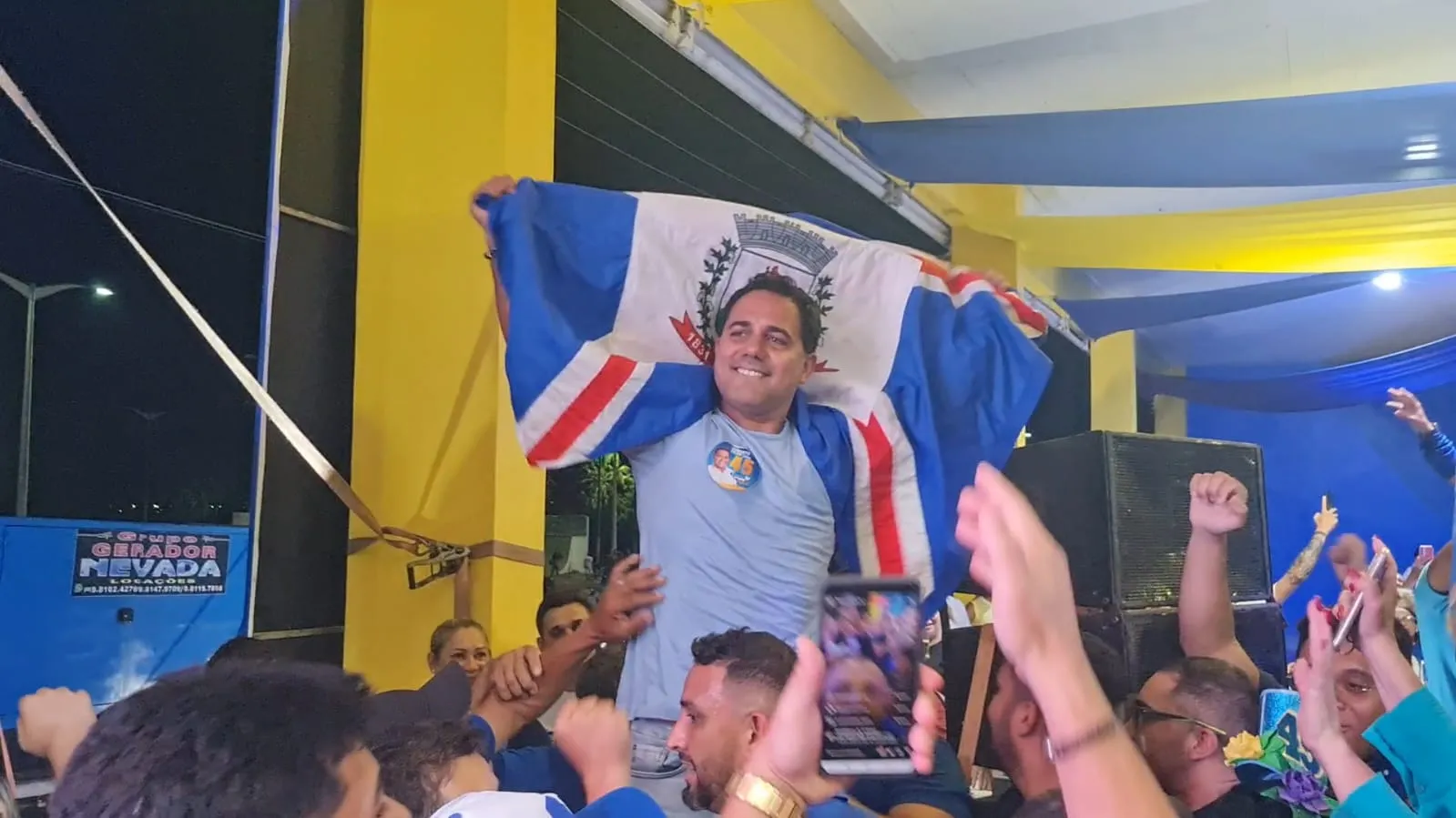 Roberto Filho (PSDB) comemora vitória na eleição em Iguatu