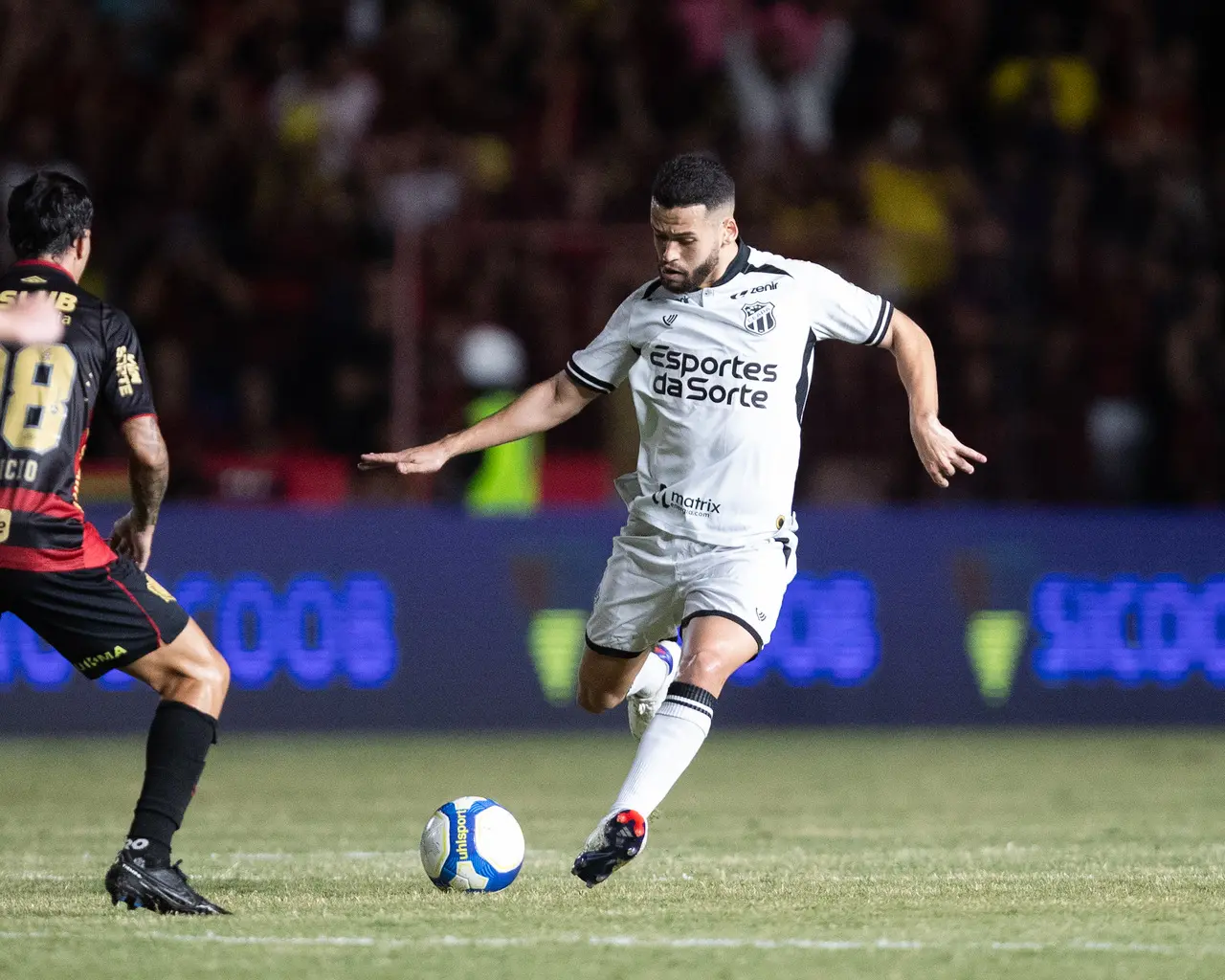 Imagem da notícia: Ceará tem dois suspensos para jogo com a Ponte Preta pela 31ª rodada da Série B