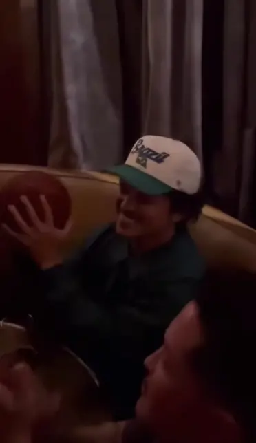 Imagem da notícia: Bruno Mars celebra os 39 anos em hotel de São Paulo, com parabéns em português