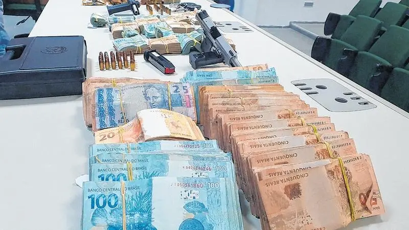 Imagem da notícia: Familiares e advogado de chefe do tráfico de drogas são absolvidos de integrar quadrilha no Ceará