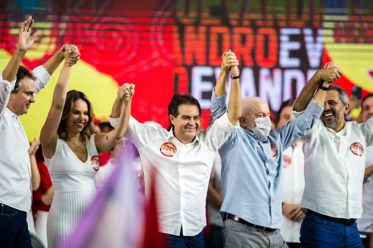 Imagem da notícia: Evento de Lula e Evandro em Fortaleza será um comício na Praça do Ferreira nesta sexta-feira (11)