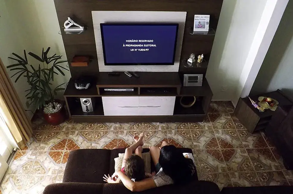 Imagem da notícia: Quando começa o horário eleitoral gratuito do segundo turno no rádio e na TV? Confira