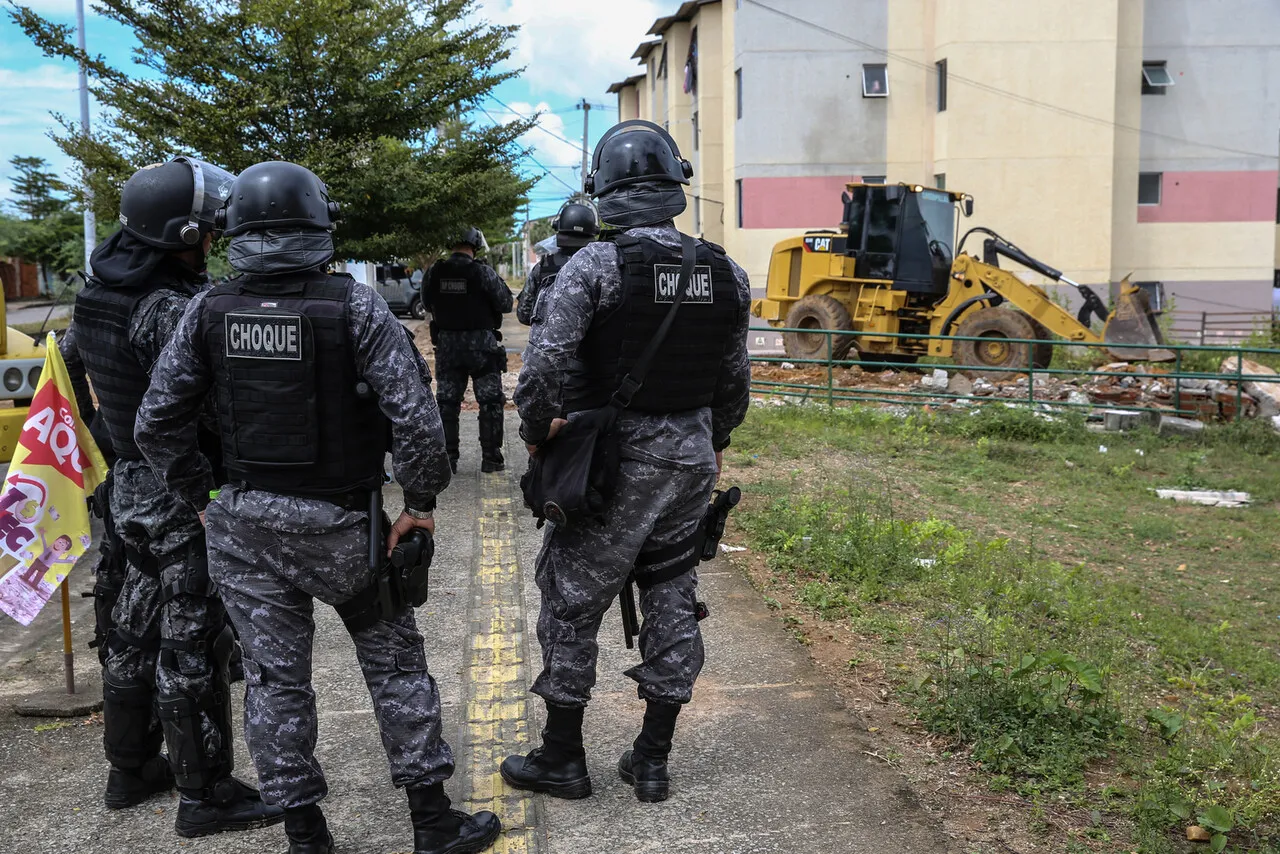 Comércios ilegais já foram retirados pela polícia