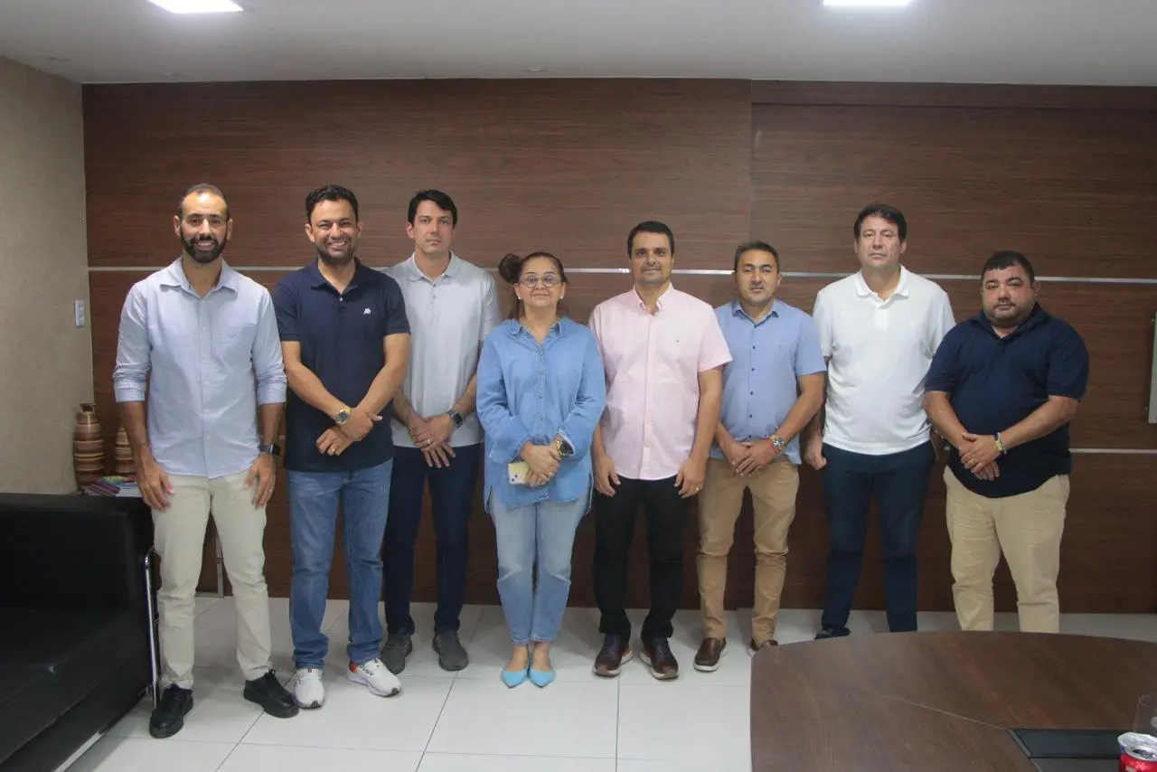 Imagem da notícia: Gardel Rolim e vereadores do PDT anunciam apoio a André Fernandes após neutralidade de Sarto