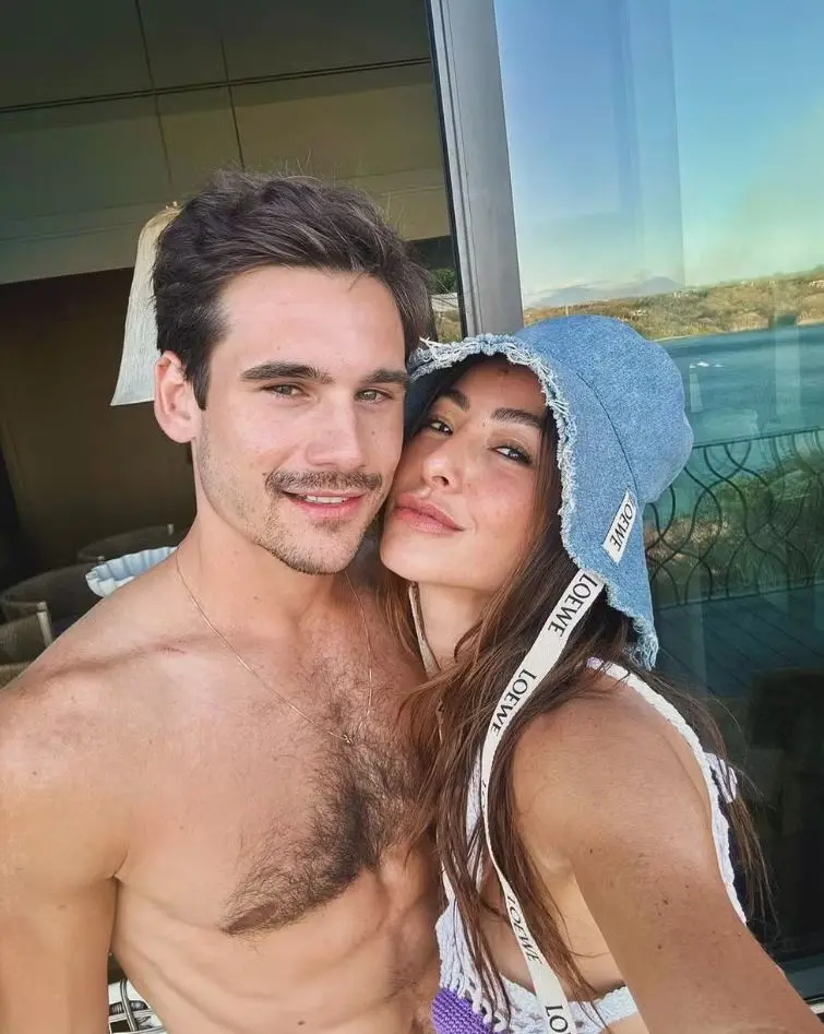 Imagem da notícia: Sabrina Sato está grávida de primeiro filho com Nicolas Prattes