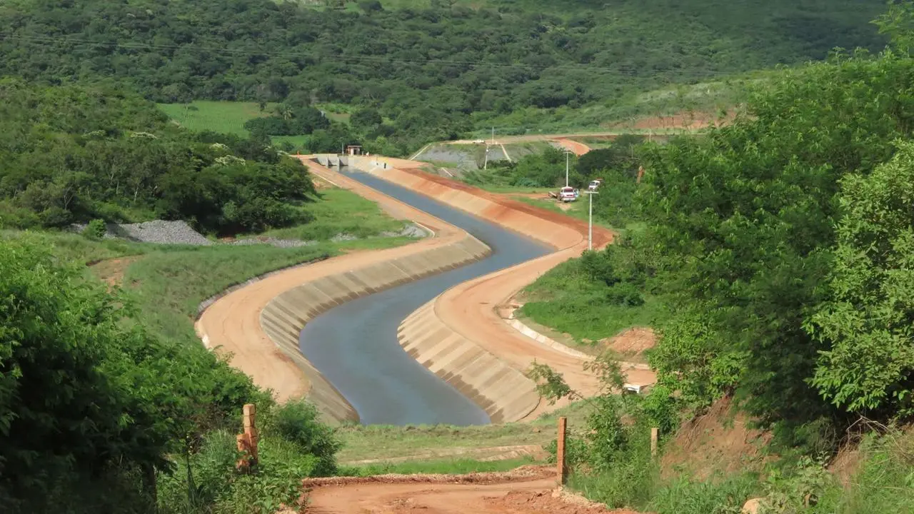 Imagem da notícia: Melhor notícia do ano: Ramal do Salgado avança com dinamite