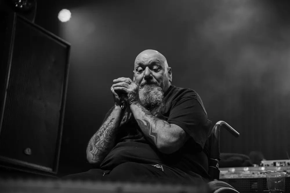 Imagem da notícia: Iron Maiden se pronuncia sobre morte de ex-vocalista do grupo, Paul Di'Anno; veja
