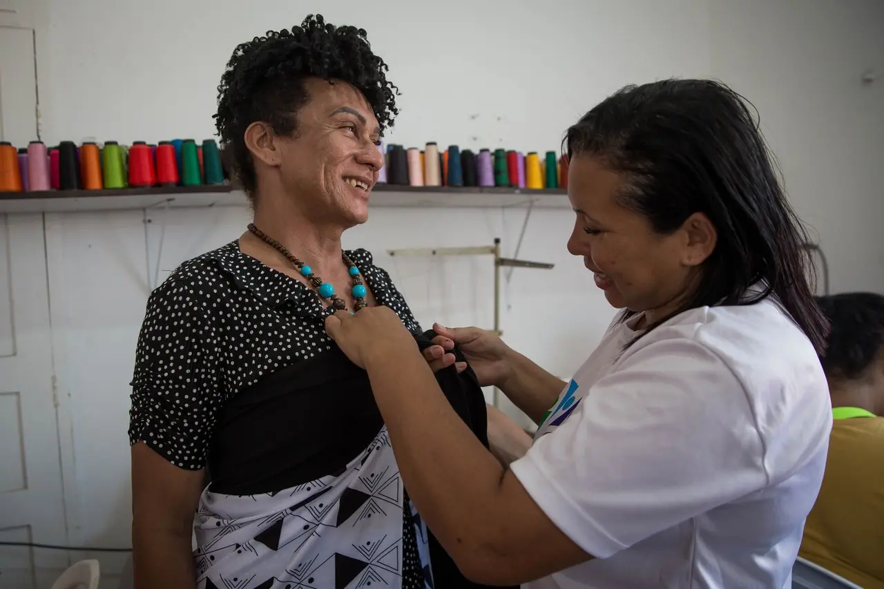 Imagem da notícia: Com cursos de moda e costura, Casa de Andaluzia acolhe e capacita talentos LGBTQIAP+ em Fortaleza