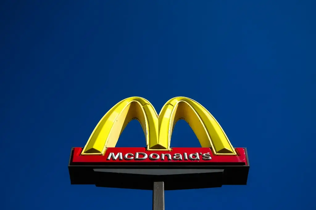 Imagem da notícia: Idoso morre e 49 clientes do McDonald's dos EUA são infectados por bactéria E. coli