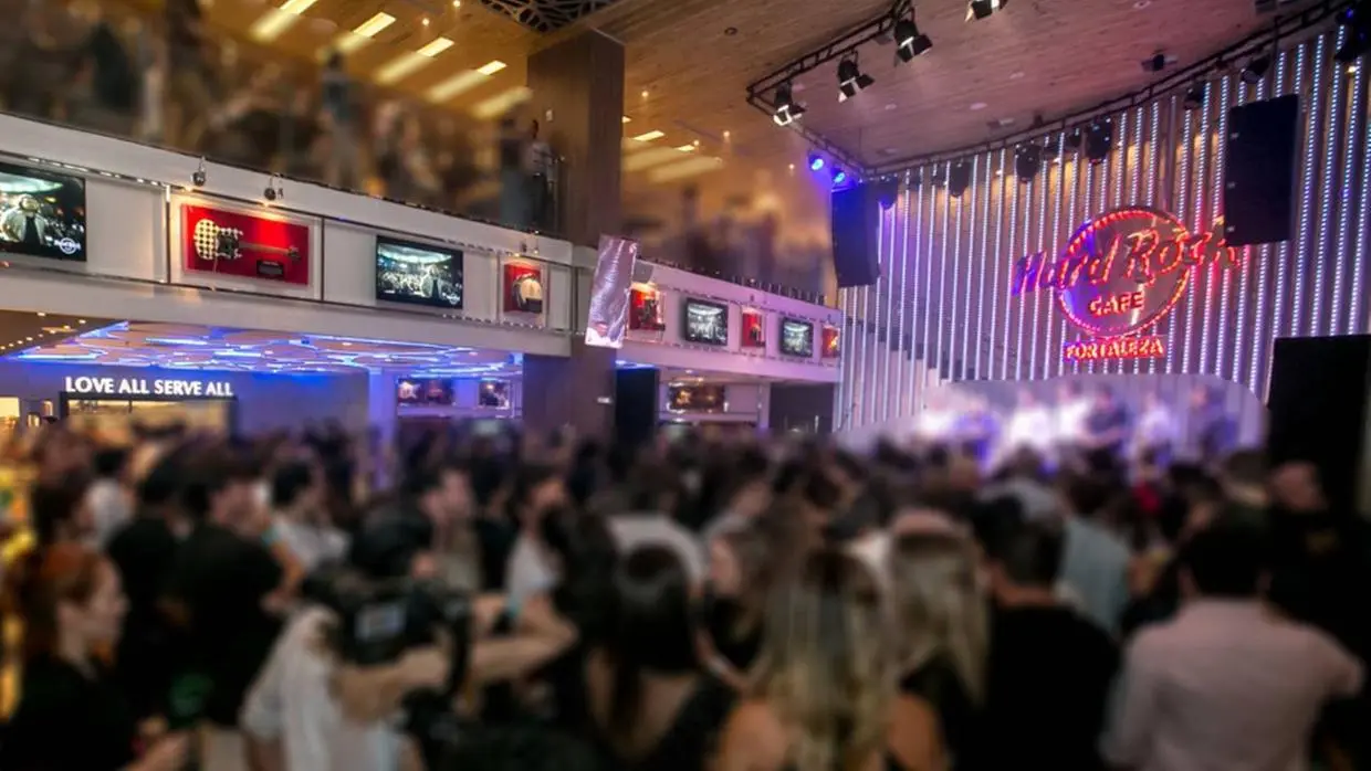 Imagem da notícia: Após fechamento em shopping, Hard Rock Cafe Fortaleza negocia ponto comercial na Beira Mar