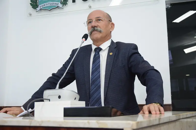 Imagem da notícia: Além de sugerir crime, declaração de vereador do PL contra Evandro pode ser quebra de decoro 