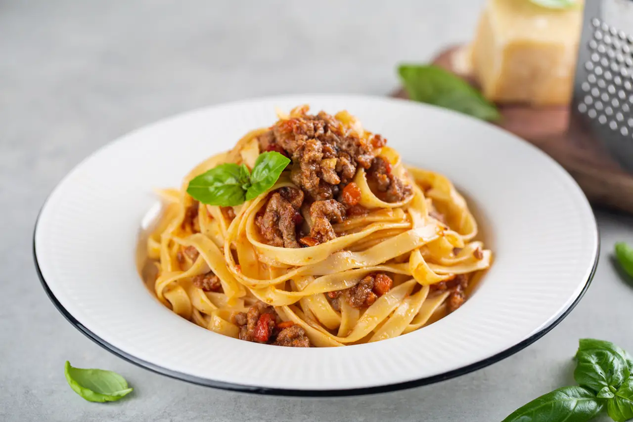 Imagem da notícia: Dia Mundial do Macarrão: veja 8 receitas para celebrar a data nesta sexta (25)