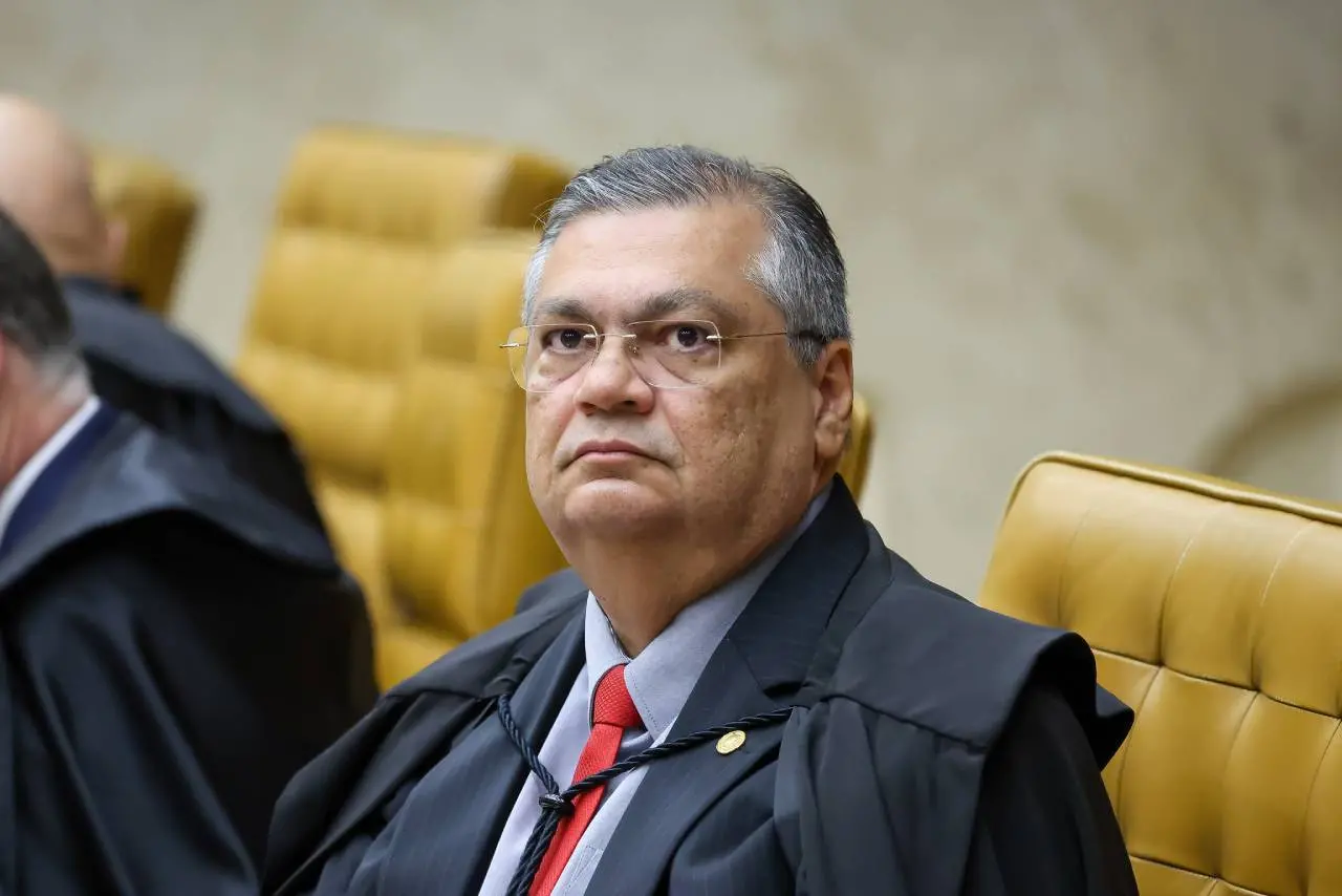 Imagem da notícia: Cobrar imposto de renda de herança antecipada é indevido, decide STF