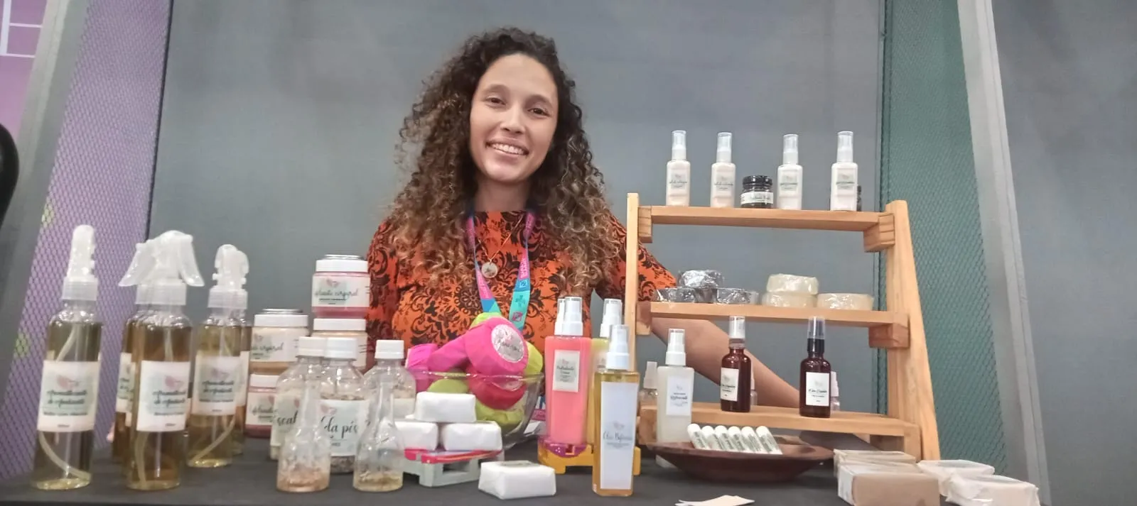 A engenheira química Ingrid Barbosa, de 29 anos, criou a marca Pele de Marfim (@peledemarfim)