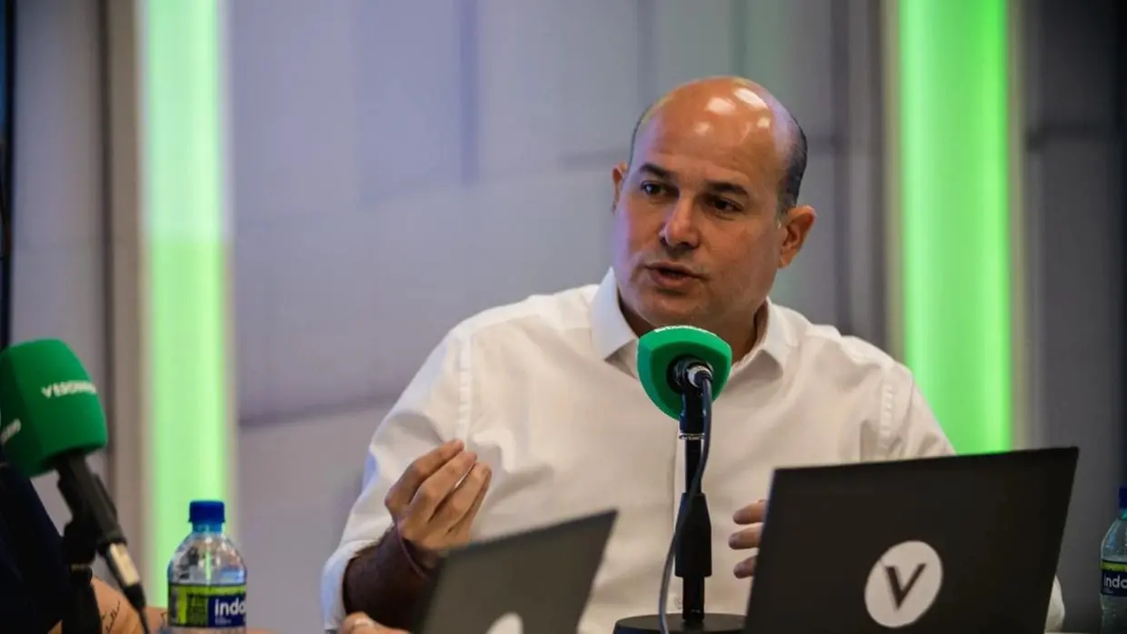 Imagem da notícia: Roberto Cláudio deseja 'sucesso' a Evandro, mas diz que fará 'oposição responsável' ao governo do PT