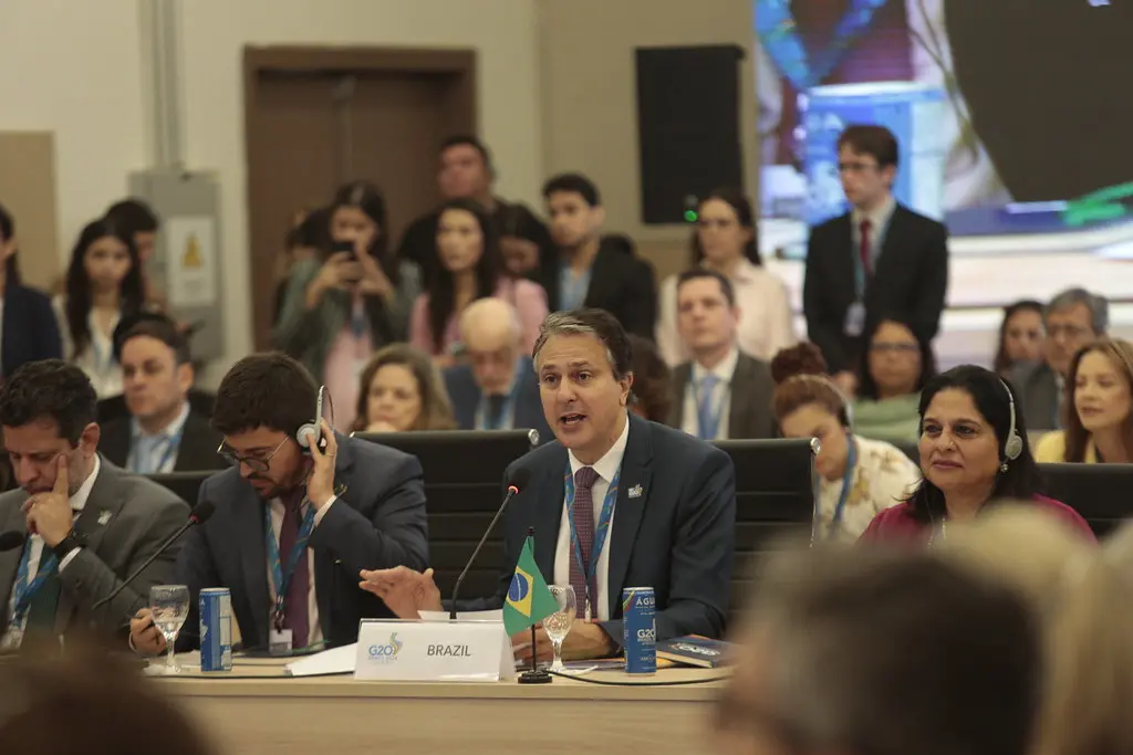 Imagem da notícia: MEC anuncia concurso unificado para professores e 'Pé-de-Meia licenciatura'; entenda