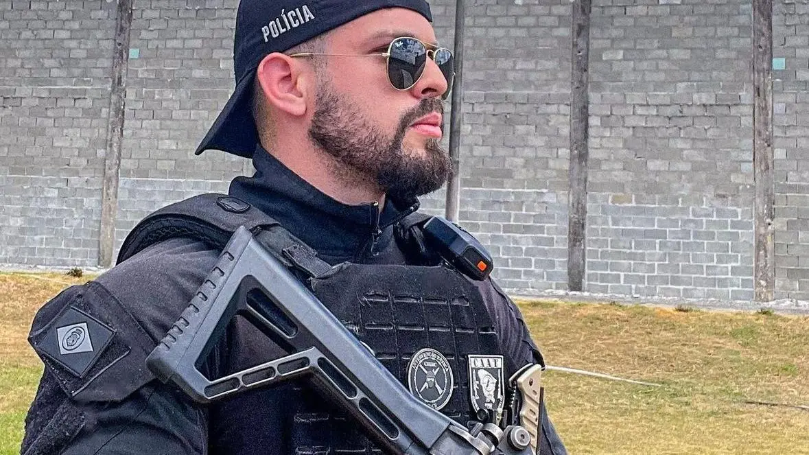 Imagem da notícia: Policial suspeito de facilitar entrada de celulares em presídio no CE chora em audiência e nega crime