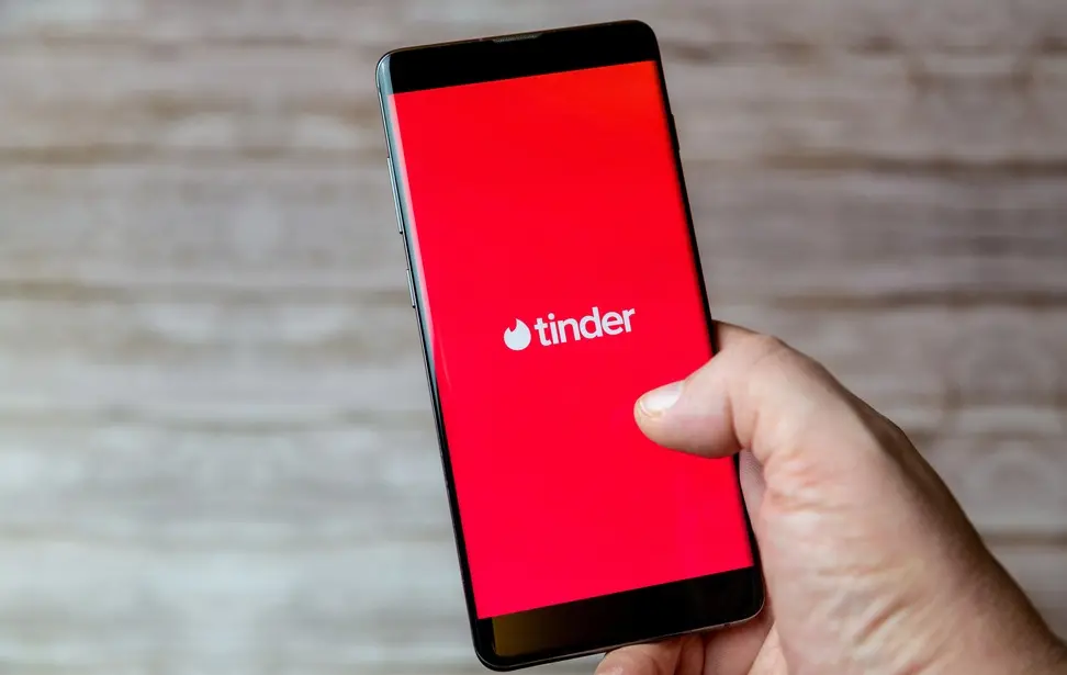 Imagem da notícia: Homem aciona Procon por não conseguir encontros no Tinder em 4 anos mesmo com perfil impulsionado