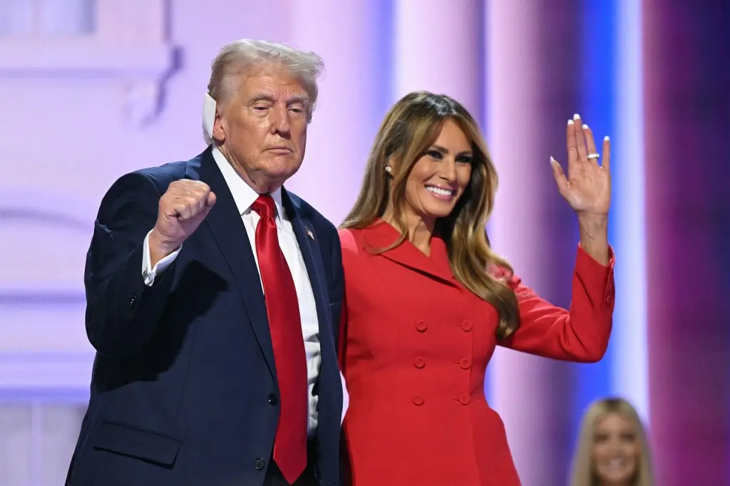 Imagem da notícia: Quem é Melania Trump, primeira-dama que retorna à Casa Branca após vitória de Trump