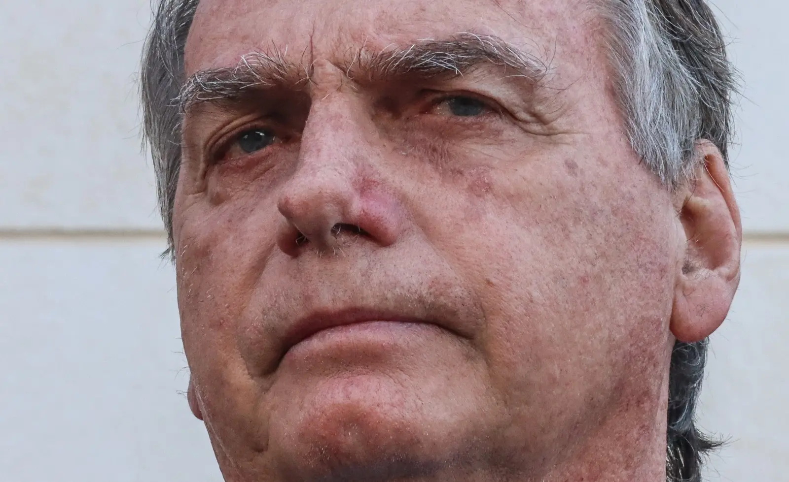 Imagem da notícia: Ex-presidente Jair Bolsonaro parabeniza Trump por vitória nos EUA: 'Que inspire o Brasil'
