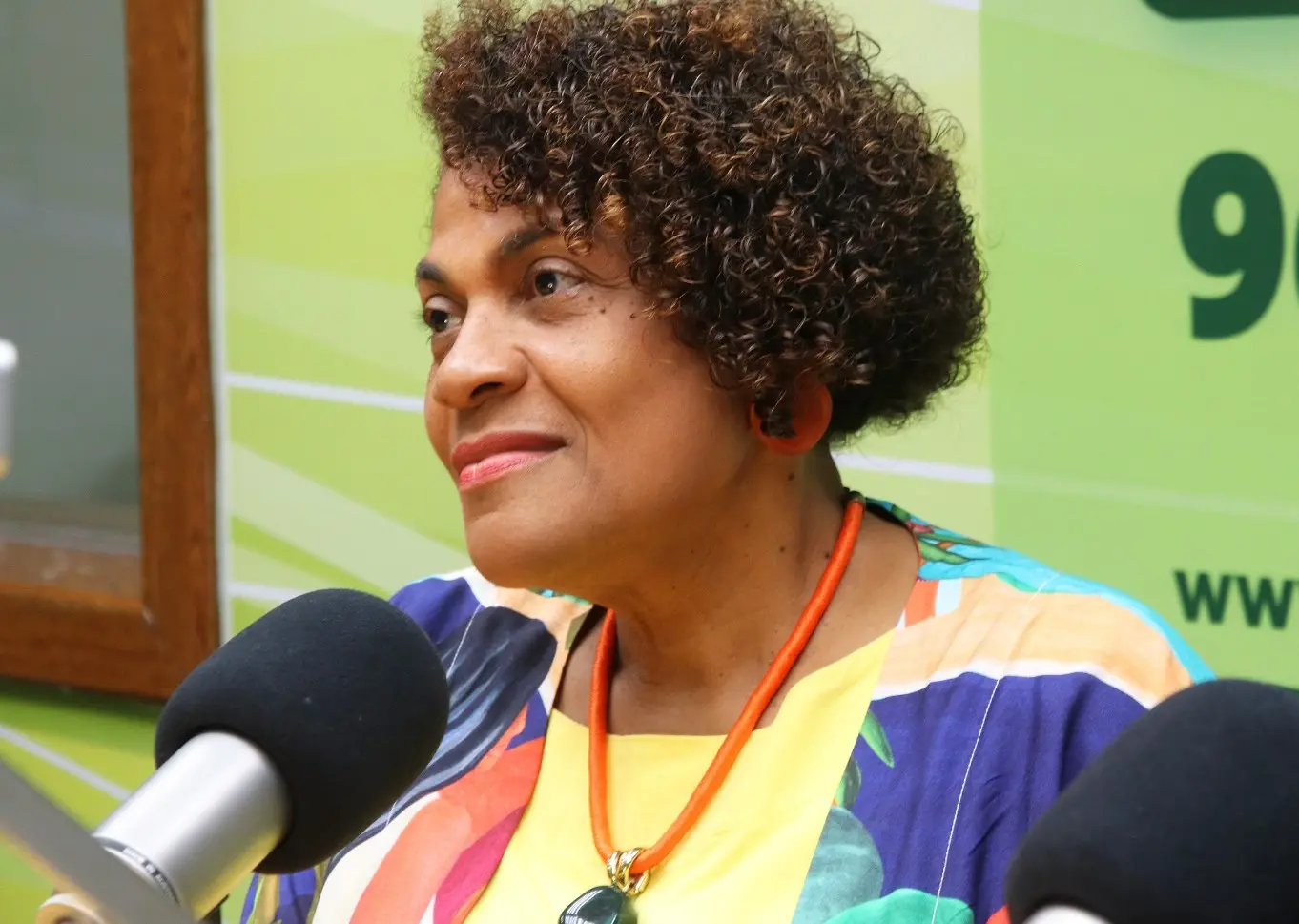Imagem da notícia: Governo lança painel para monitorar casos de discriminação racial no Ceará