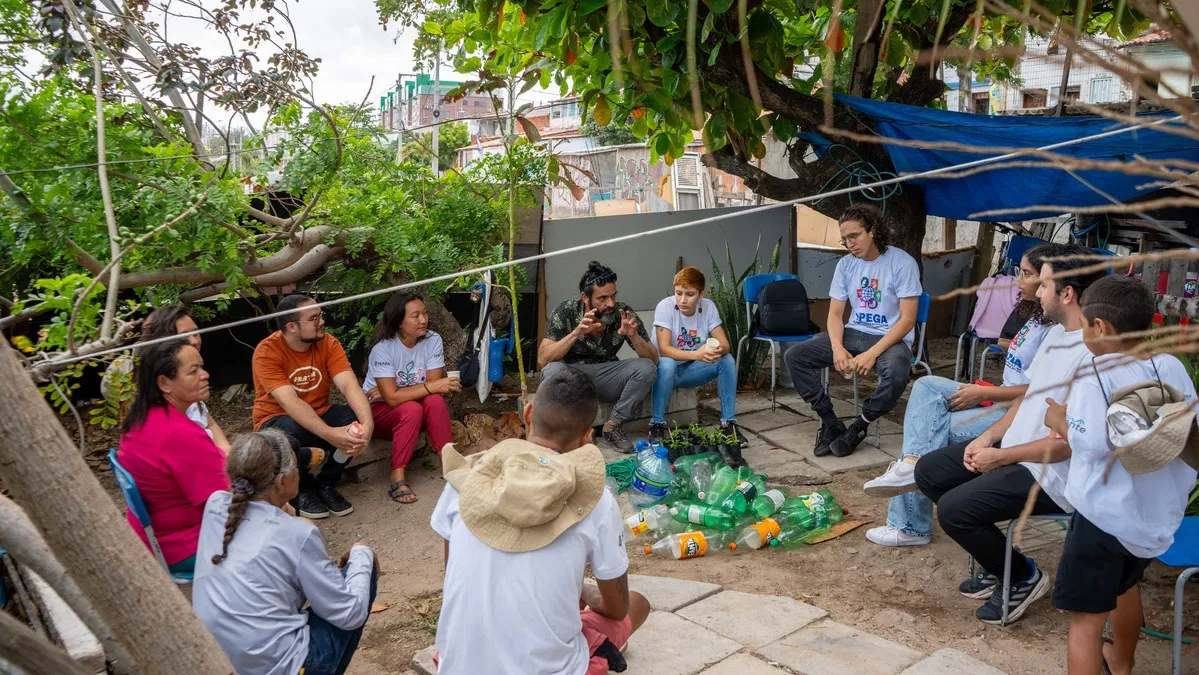 Por meio de encontros periódicos e ações na comunidade, o programa busca o pensamento crítico sobre comida, cultura e natureza, além de promover o cultivo em pequenos espaços urbanos, desenvolvendo temas como segurança e educação alimentar, autonomia e resiliência