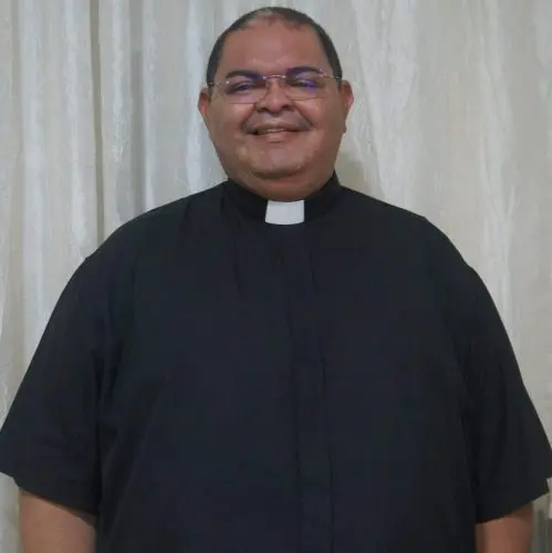 Imagem da notícia: Padre Ailton Costa e Silva morre aos 45 anos, em Fortaleza