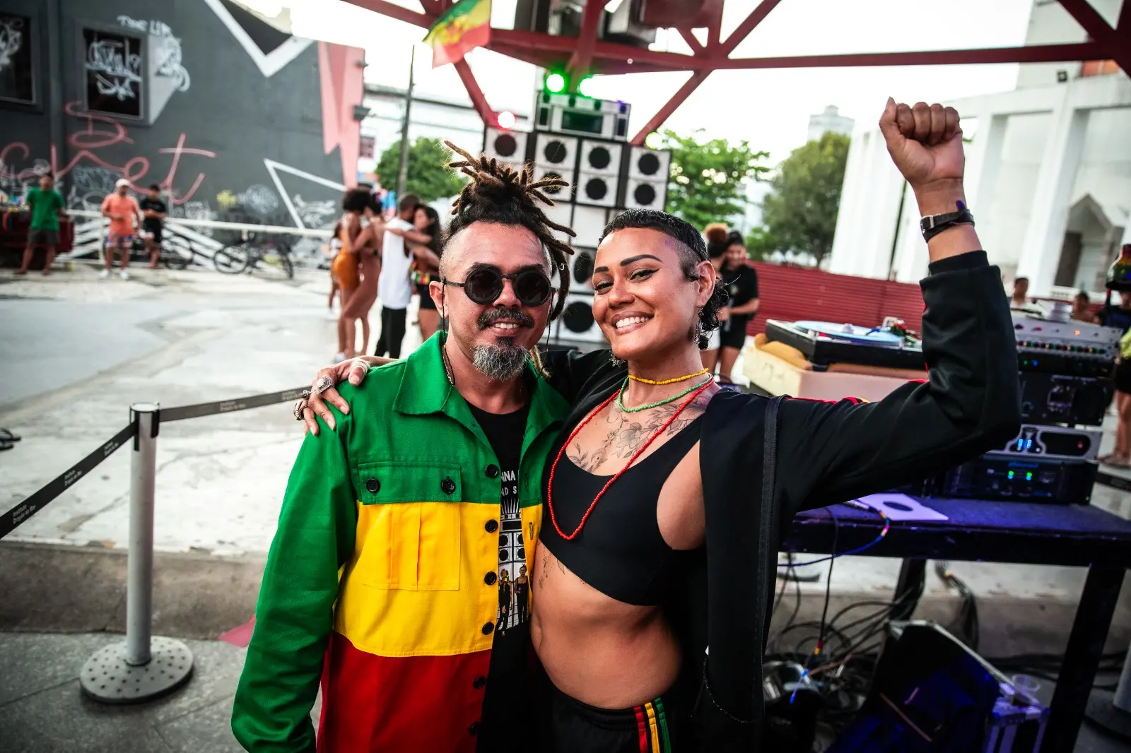 Imagem da notícia: Coletivo de reggae fortalece cultura de bailes gratuitos em espaços públicos de Fortaleza