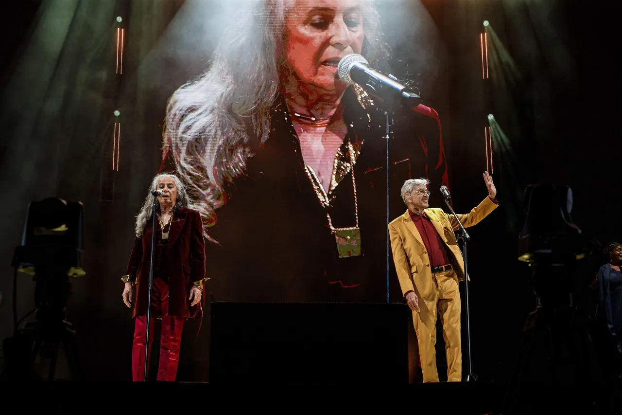 Maria Bethânia e Caetano Veloso no Castelão