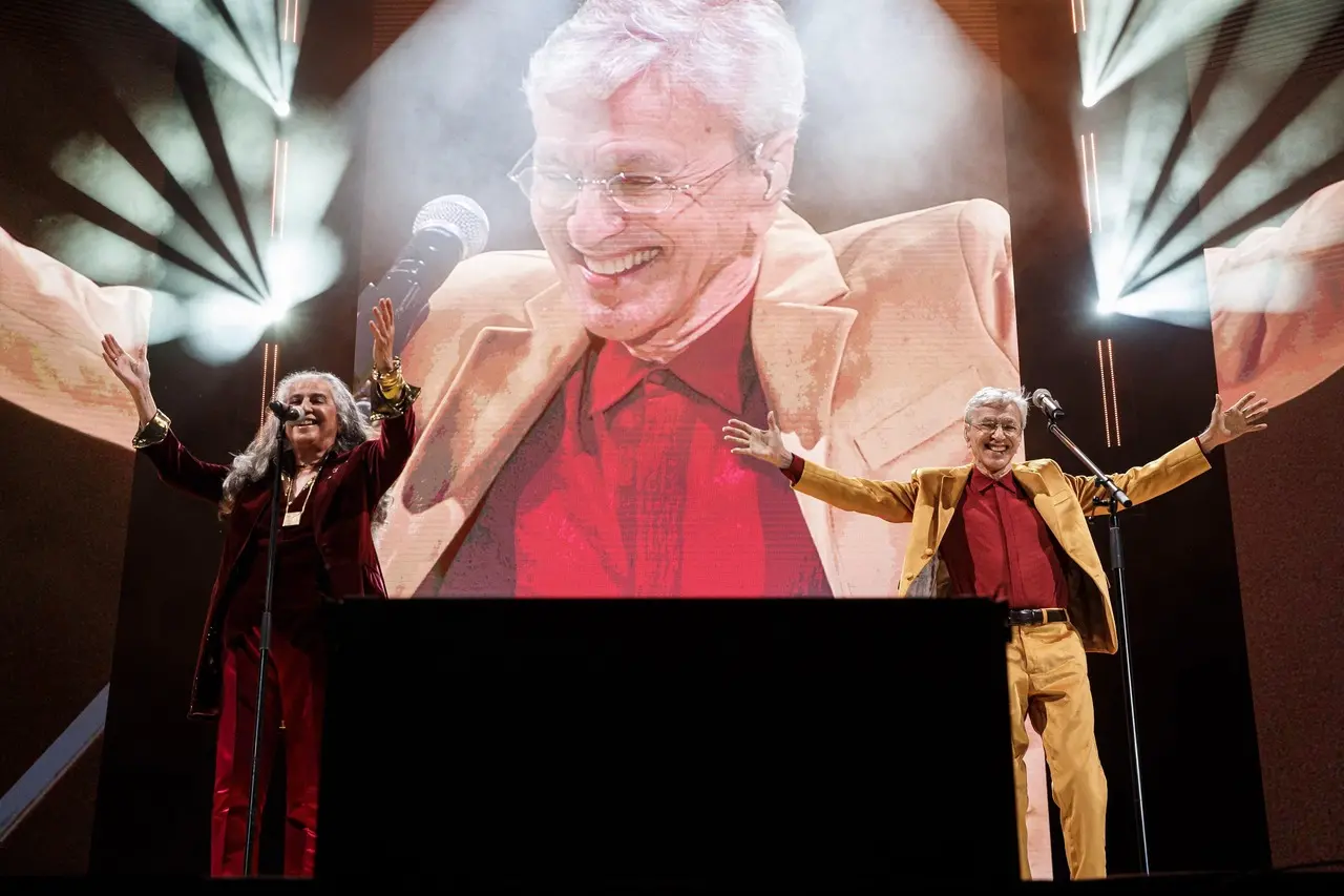 Imagem da notícia: Caetano e Bethânia: 'show-homenagem' à MPB traz Gal, Fagner, Belchior e Pretinho da Serrinha pro palco