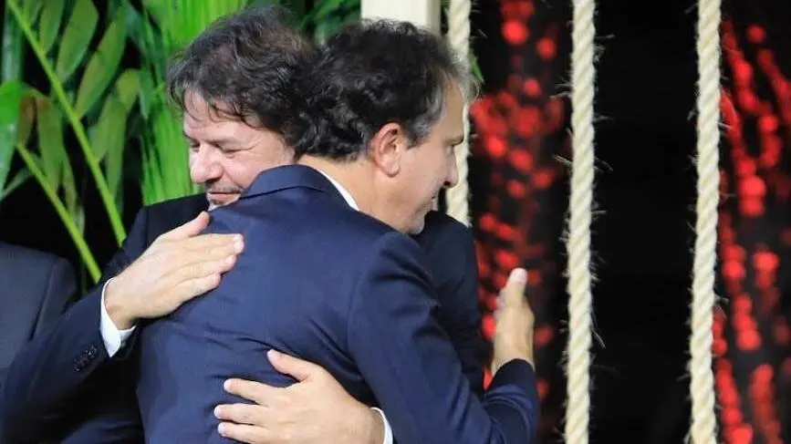 Imagem da notícia: Camilo diz que segue aliado de Cid mesmo após rompimento do senador com Elmano: 'Parceiro de luta'