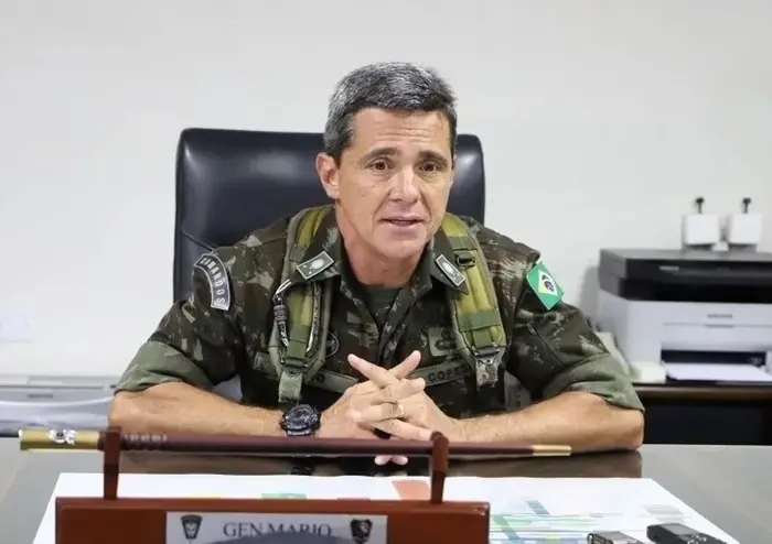 Imagem da notícia: Mario Fernandes, general preso pela PF, trocou mensagens com Mauro Cid sobre plano de executar Lula