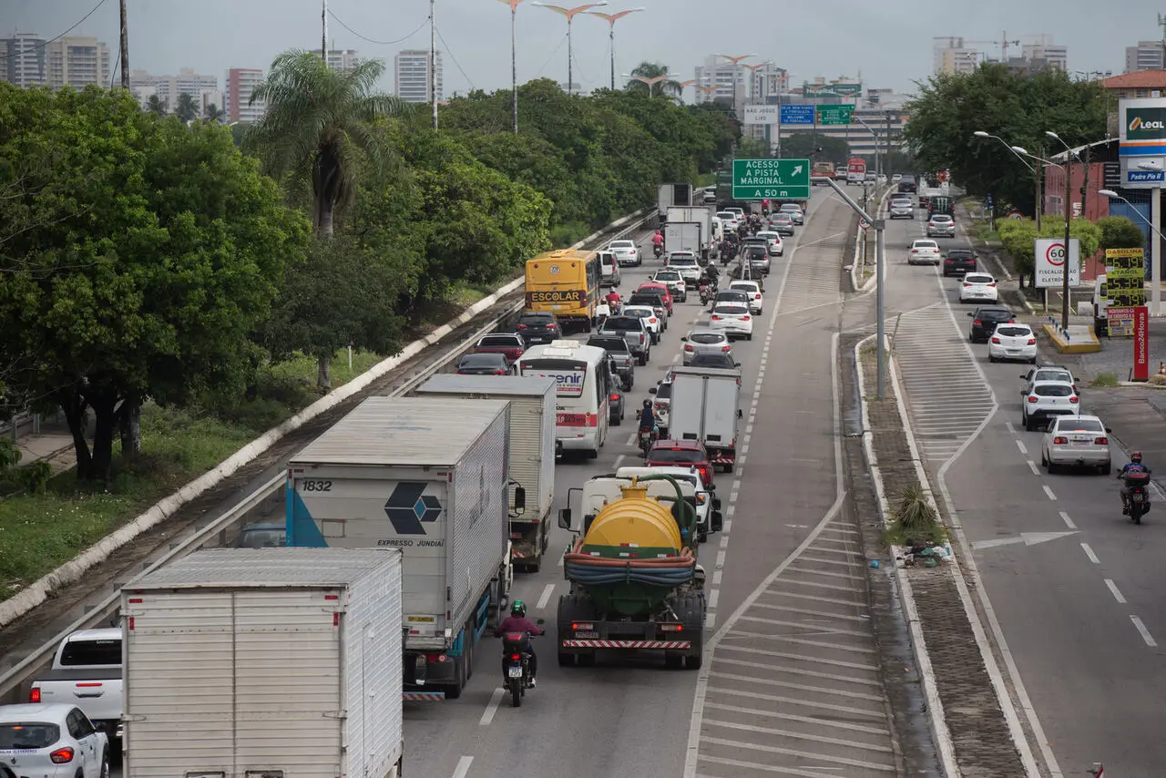 Imagem da notícia: Ceará tem apenas 48 km de rodovias em situação ótima e 203 pontos críticos