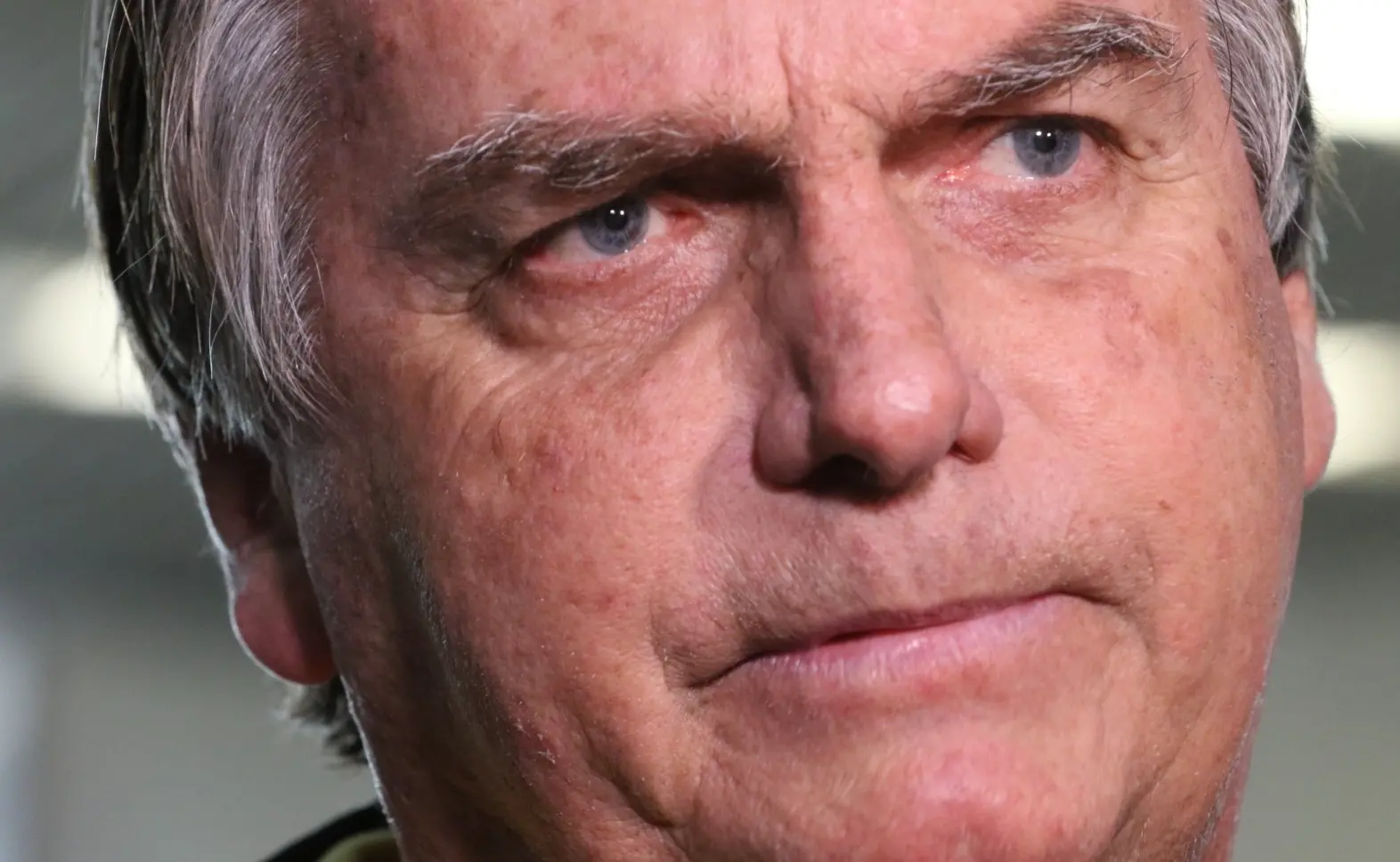 Imagem da notícia: Bolsonaro pode ser preso? Saiba quantos anos de prisão o ex-presidente pode ter por crimes cometidos