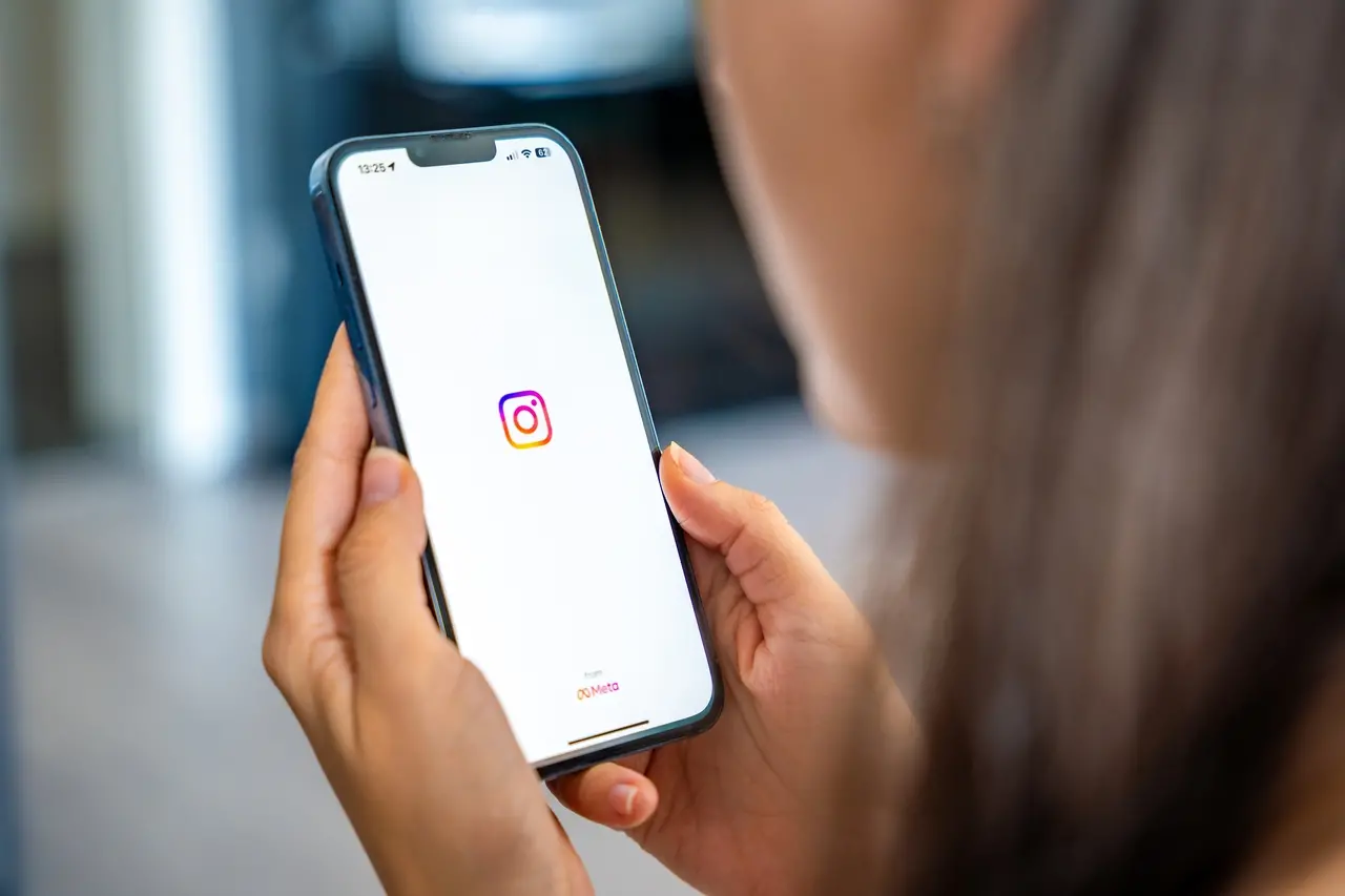 Imagem da notícia: Instagram lança novos recursos para as mensagens diretas nesta segunda (25); confira as novidades