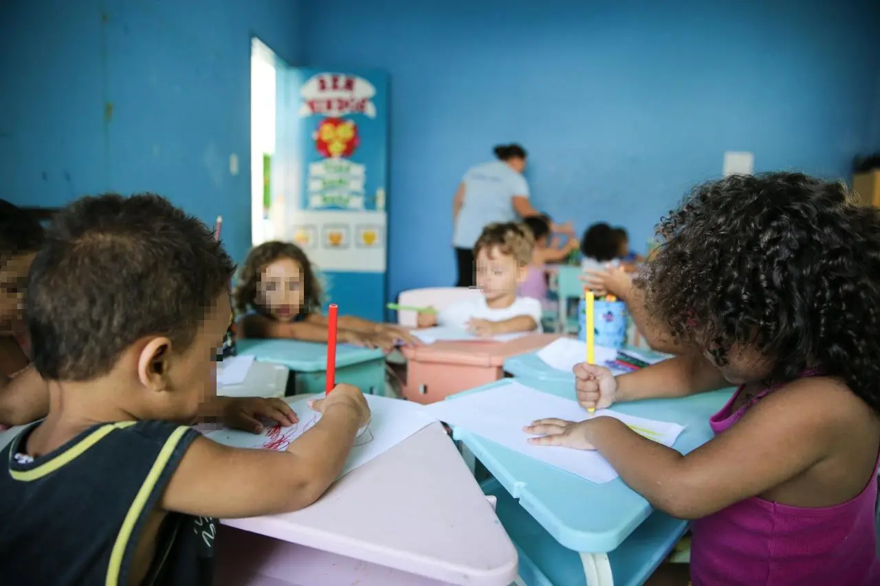 Imagem da notícia: 8 em cada 10 crianças em situação de pobreza em Fortaleza não frequentam creches, aponta estudo  