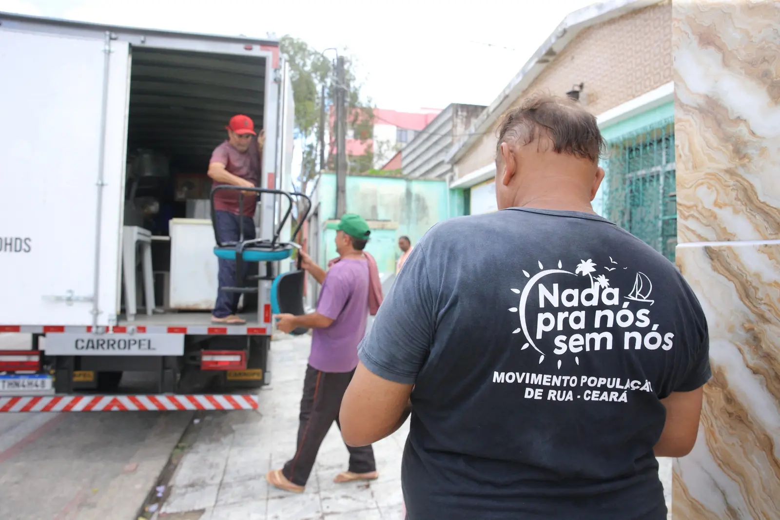 Imagem da notícia: Unidade que acolhe população de rua em Fortaleza é fechada: 'E agora o povo vai para onde?'