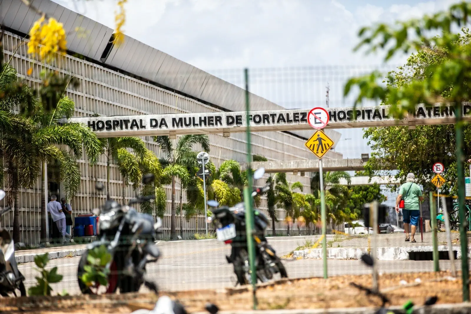 Imagem da notícia: Trabalhadores denunciam falta de insumos, cirurgias canceladas e UTIs fechadas no Hospital da Mulher