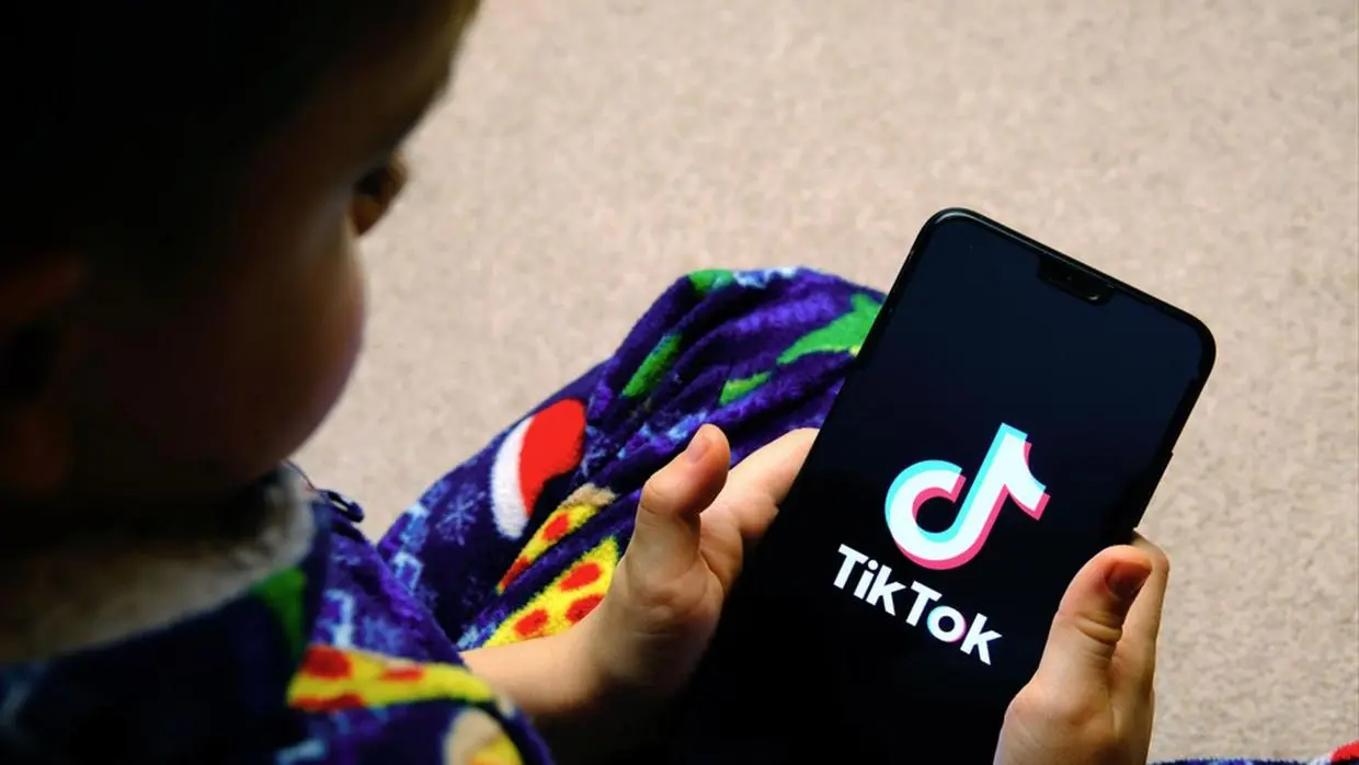 Imagem da notícia: TikTok bloqueia acesso a filtros de 'beleza' para usuários menores de 18 anos