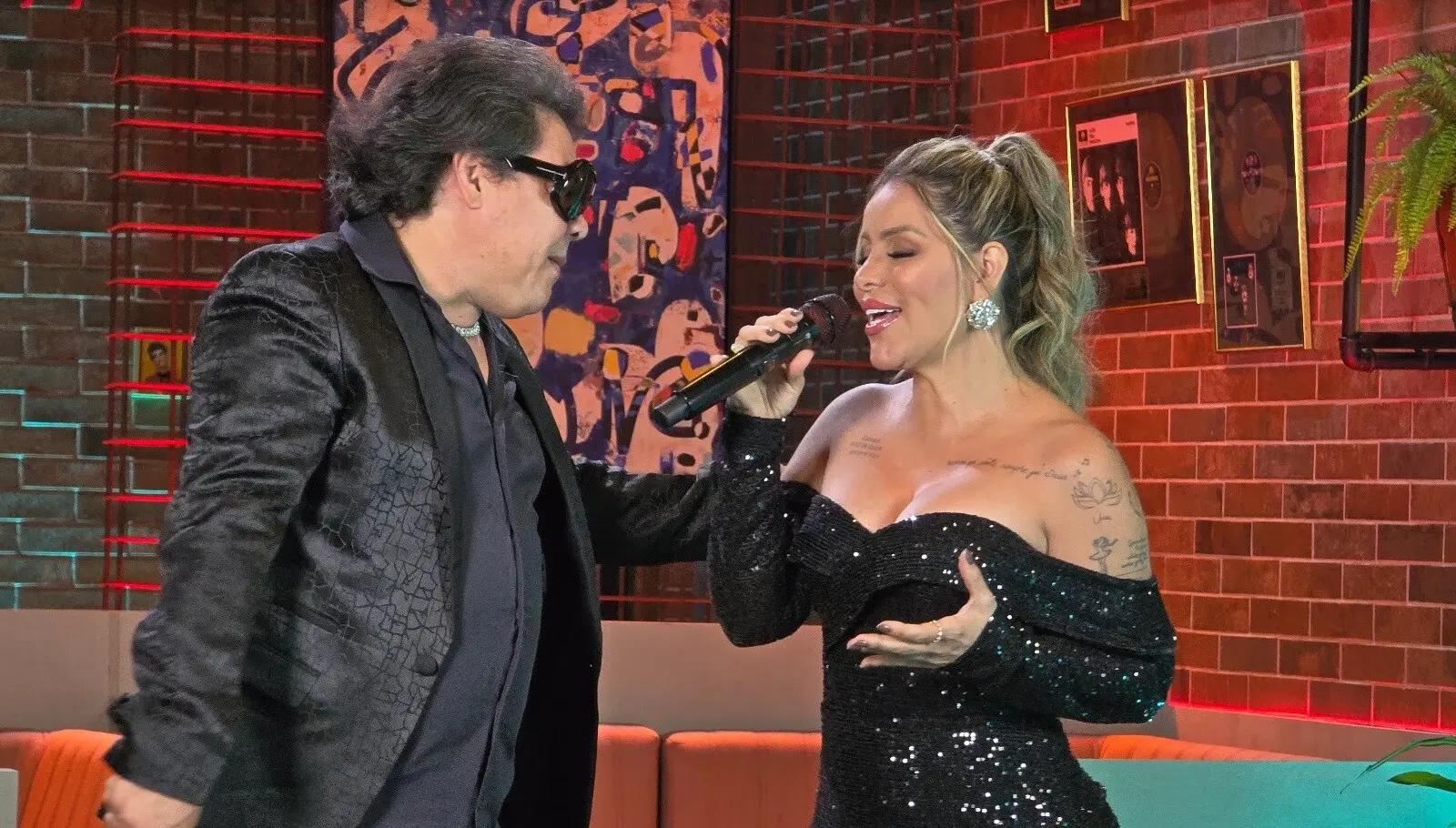 Walkyria Santos cantou músicas como 'Um Novo Amor', ao lado de Daniel Diau