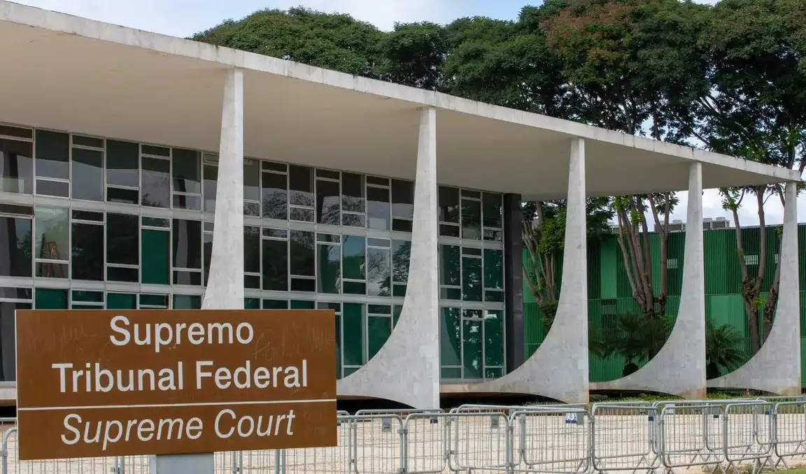Imagem da notícia: STF marca julgamento da ação de Bolsonaro para retirar Moraes de inquérito