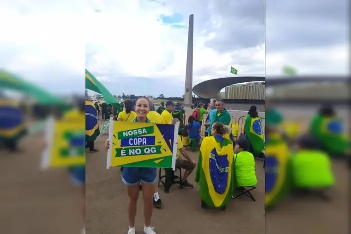 Imagem da notícia: Foto em protesto no Quartel General do Exército vaza e superintendente da PRF é afastada; entenda