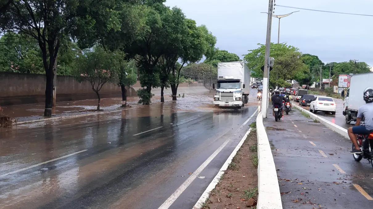 Imagem da notícia: Ceará tem aviso de chuvas intensas de até 50 mm por dia em 43 municípios; veja lista