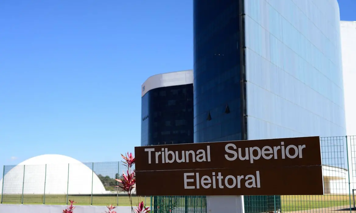 Imagem da notícia: Fraude à cota de gênero: TSE pauta julgamento que pode cassar deputados do PL no Ceará