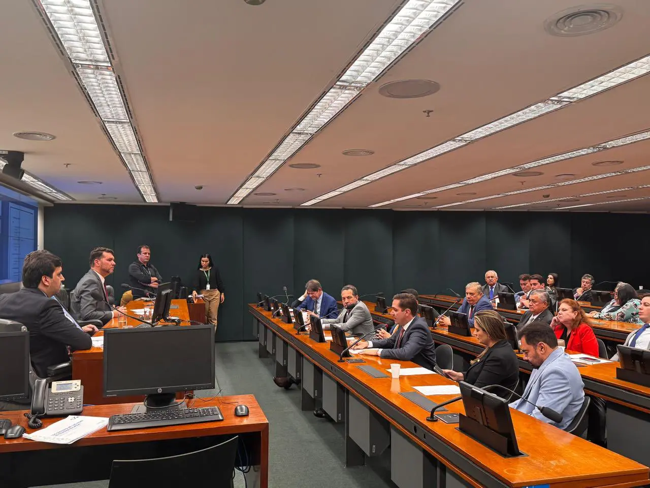 Imagem da notícia: Duplicação da BR-222 vai receber R$ 264 milhões em emendas da bancada cearense no Congresso, em 2025