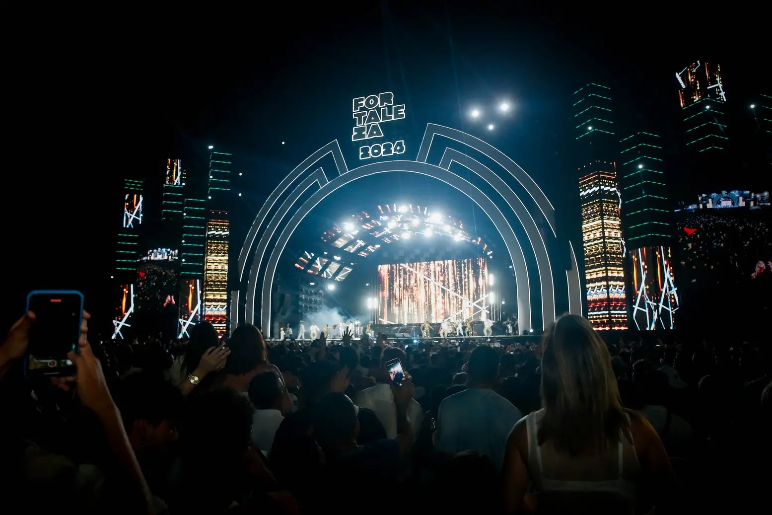 Imagem da notícia: 'Não é o fim do mundo': setor do turismo minimiza impacto da redução de festas do Réveillon 2025 em Fortaleza