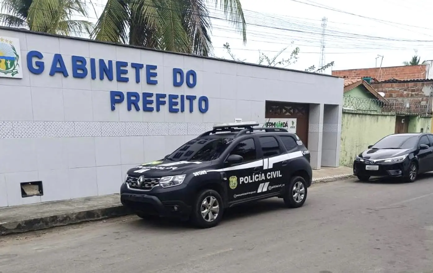 Imagem da notícia: Prefeito eleito de Baixio e empresários estão foragidos após operação em Pindoretama 